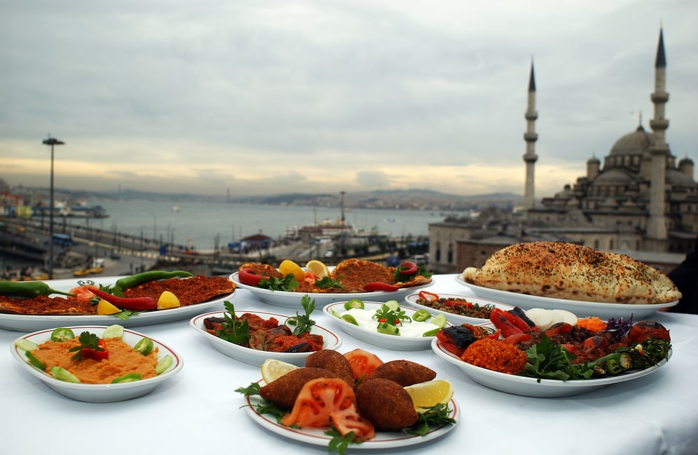 İftarda ve sahurda ne yenmeli? Hangi besinlerin tüketilmesi gerekir?