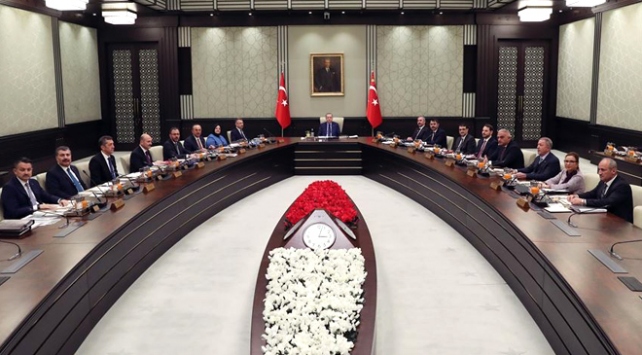 Kabine toplantısı sona erdi... "Yeni kısıtlamalar, Putin, çiftçi ve esnafa destek, AB, reformlar, yeni Anayasa..."