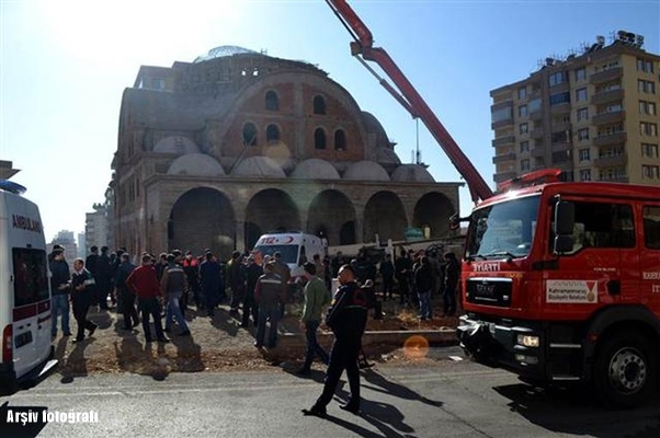 Cami inşaatında göçük! Ölü ve yaralılar var