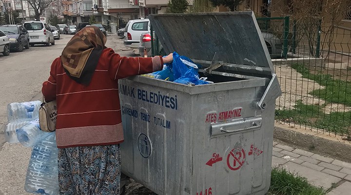 Türkiye yoksulluktan kırılıyor... 68 yaşındaki kadın: "Plastik toplamazsam nasıl yaşayacağım?"