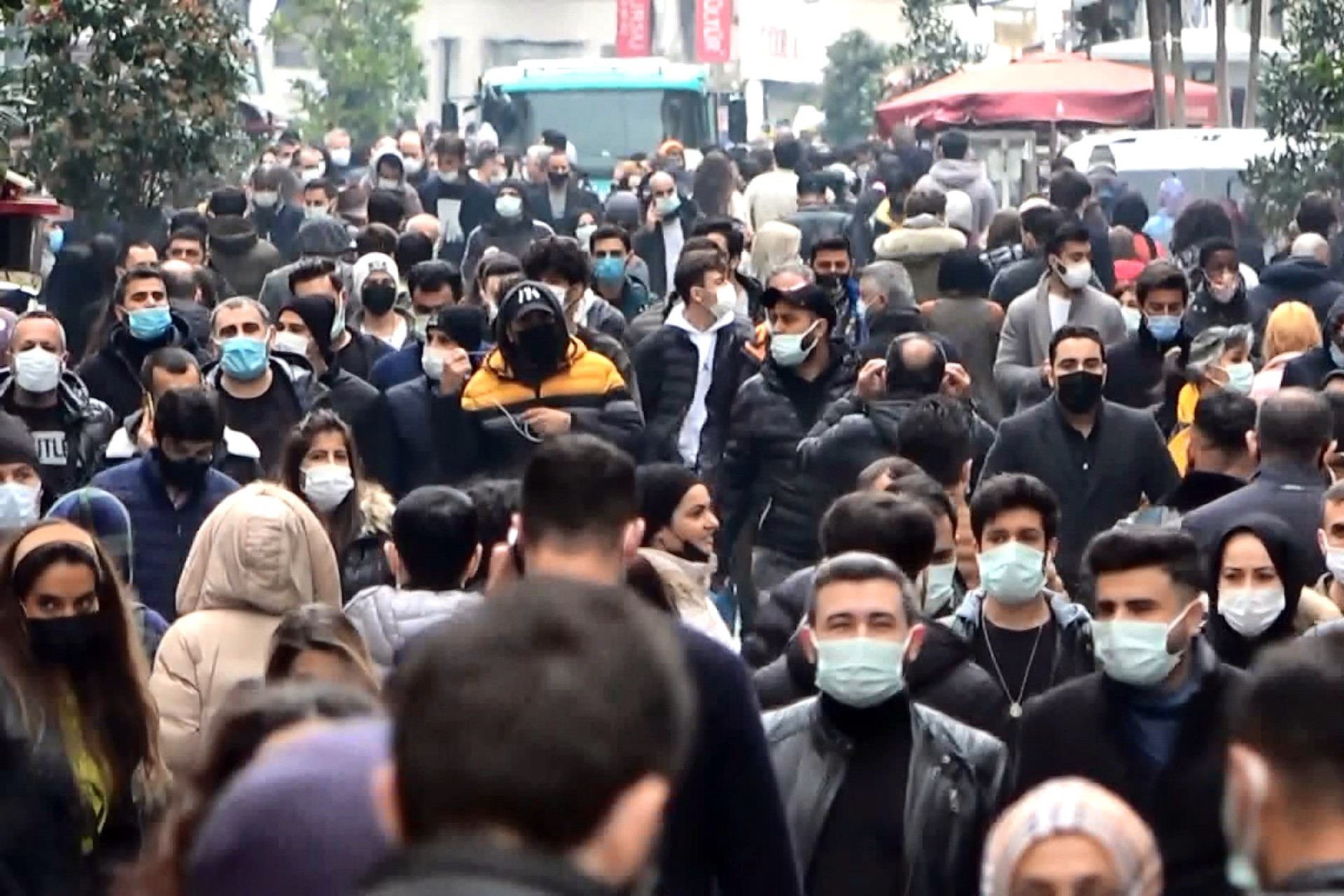Fatih Altaylı'dan yeni genelgeye zehir zemberek sözler: "Milletle dalga geçiyorlar!"
