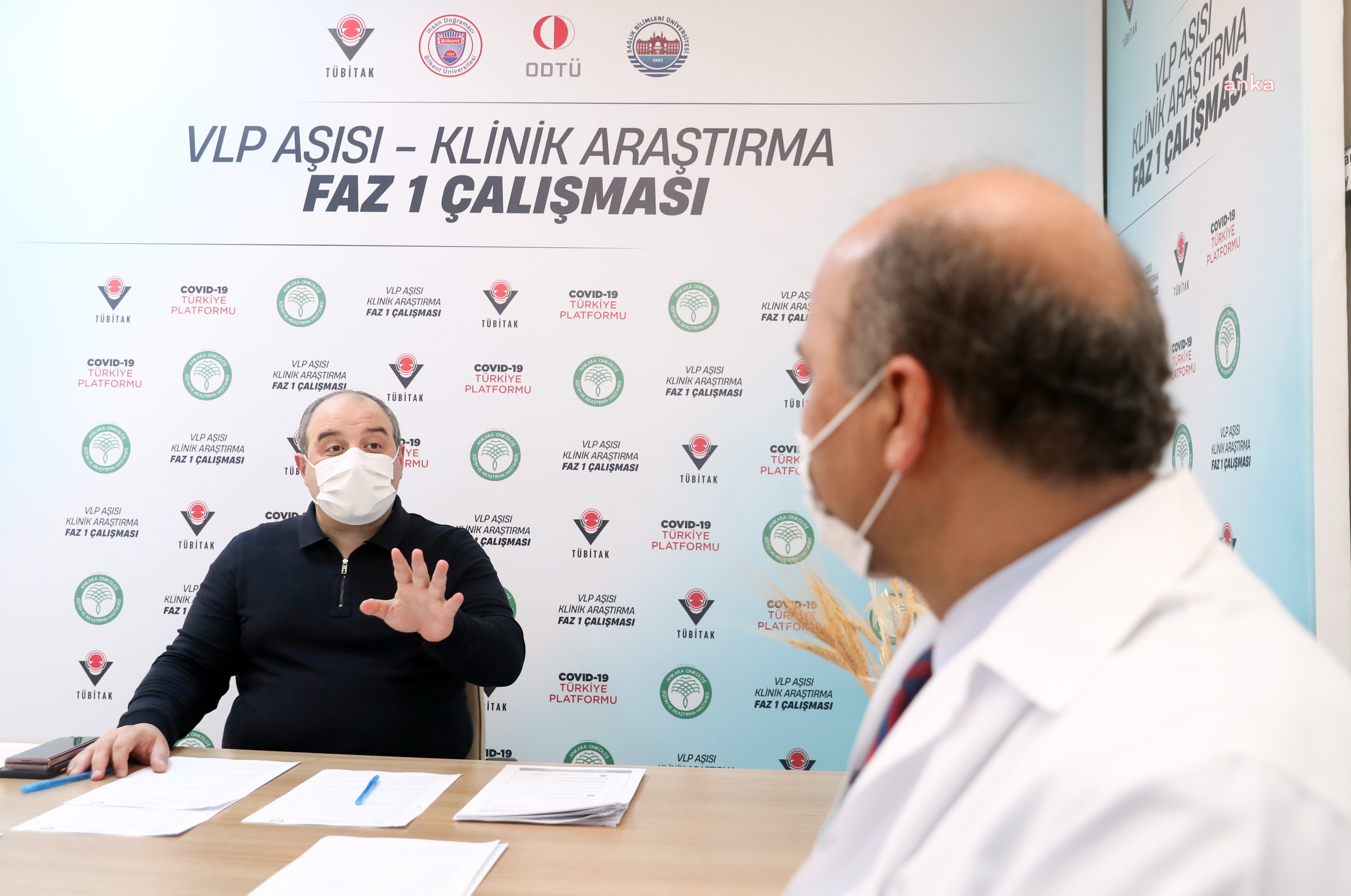 Yerli aşıya bakan gönüllü oldu... Bakan Varank, ilk dozu yaptırdı