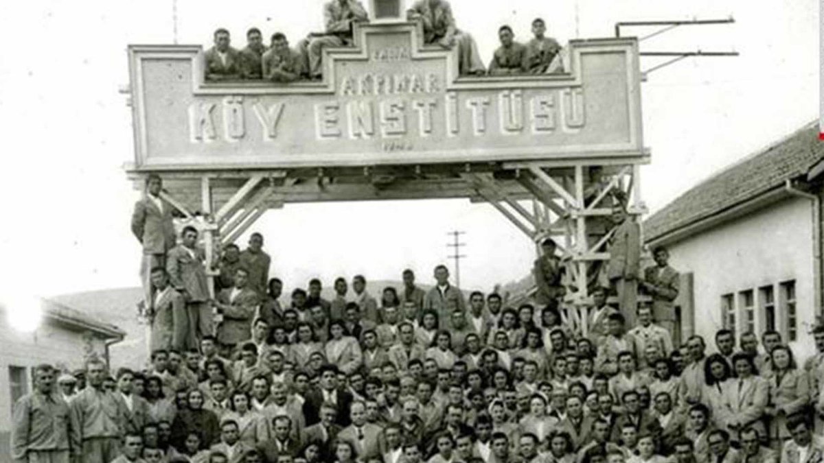 Cumhuriyet çocuklarına eğitim veren Köy Enstitüleri 81 yaşında!