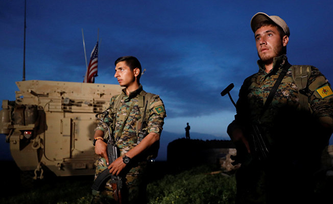 ABD'li askerler YPG'yle birlikte sınır nöbetinde