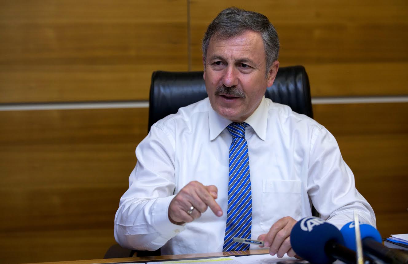 “Her şey yasalara uygunsa, doları kim aldı?” Gelecek Partili Özdağ: “Er geç, hesabını verecekler”
