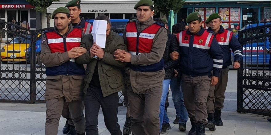 Jandarma’dan FETÖ/PDY operasyonu: 11 ilde 47 kişi yakalandı
