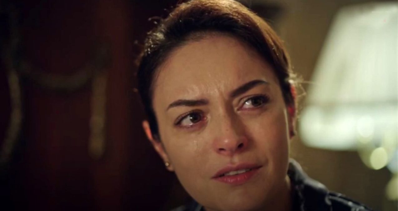 Ezgi Mola: "O bey konuşurken benim çenem titredi..."