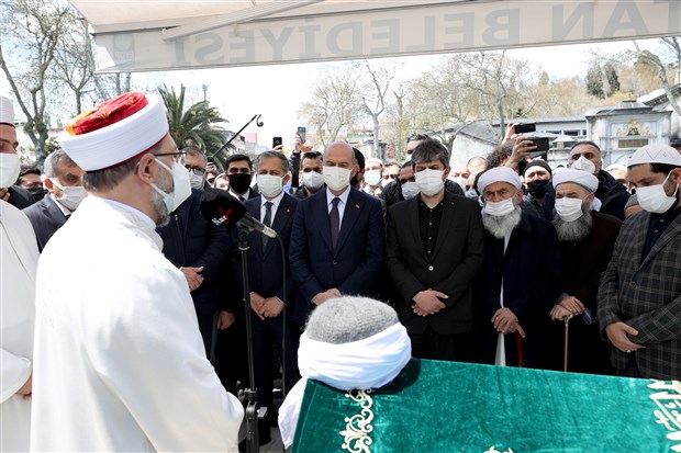 Soylu ve Erbaş'ın da katıldığı Hüsnü Bayramoğlu'nun cenazesinde tedbirler yok sayıldı