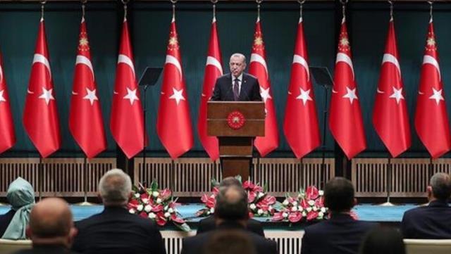 Fatih Altaylı: "Kabine değişikliği parti içinde eleştiri konusu oldu"