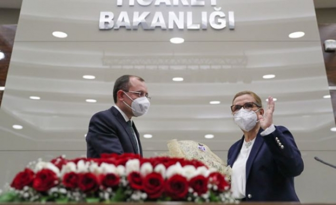 Ticaret Bakanlığı'nda devir teslim töreni...Bakan Muş, görevi Pekcan'dan devraldı