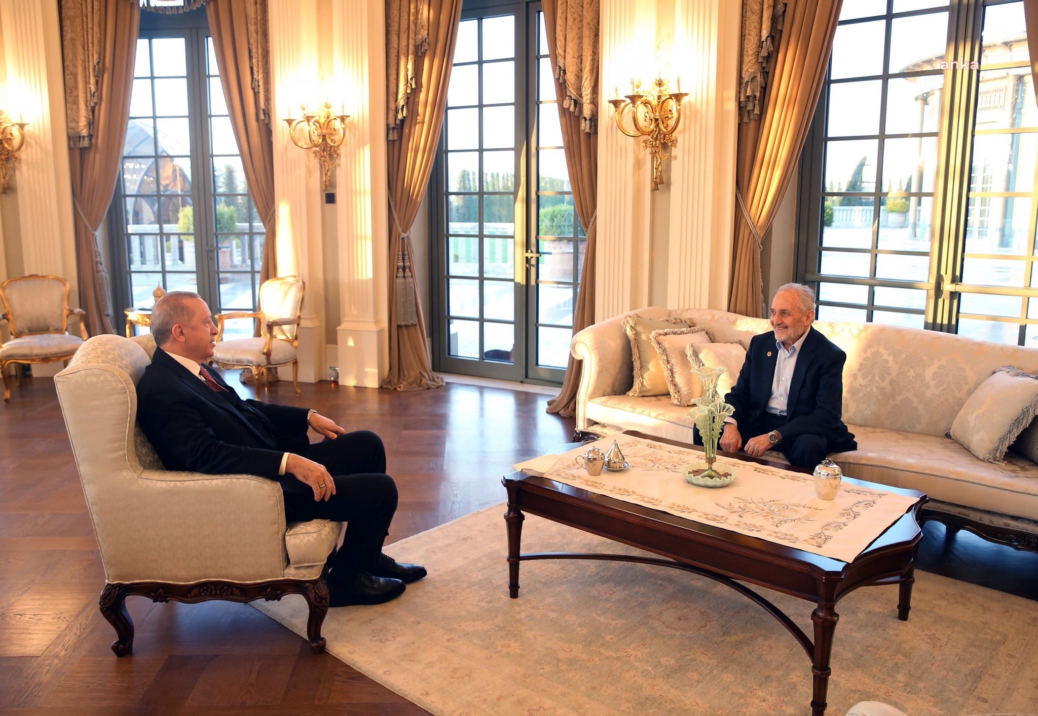 Erdoğan ve Asiltürk birlikte iftar yaptı