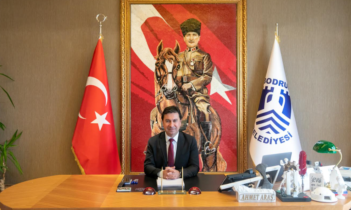 Bodrum Belediye Başkanı Ahmet Aras'tan 23 Nisan mesajı