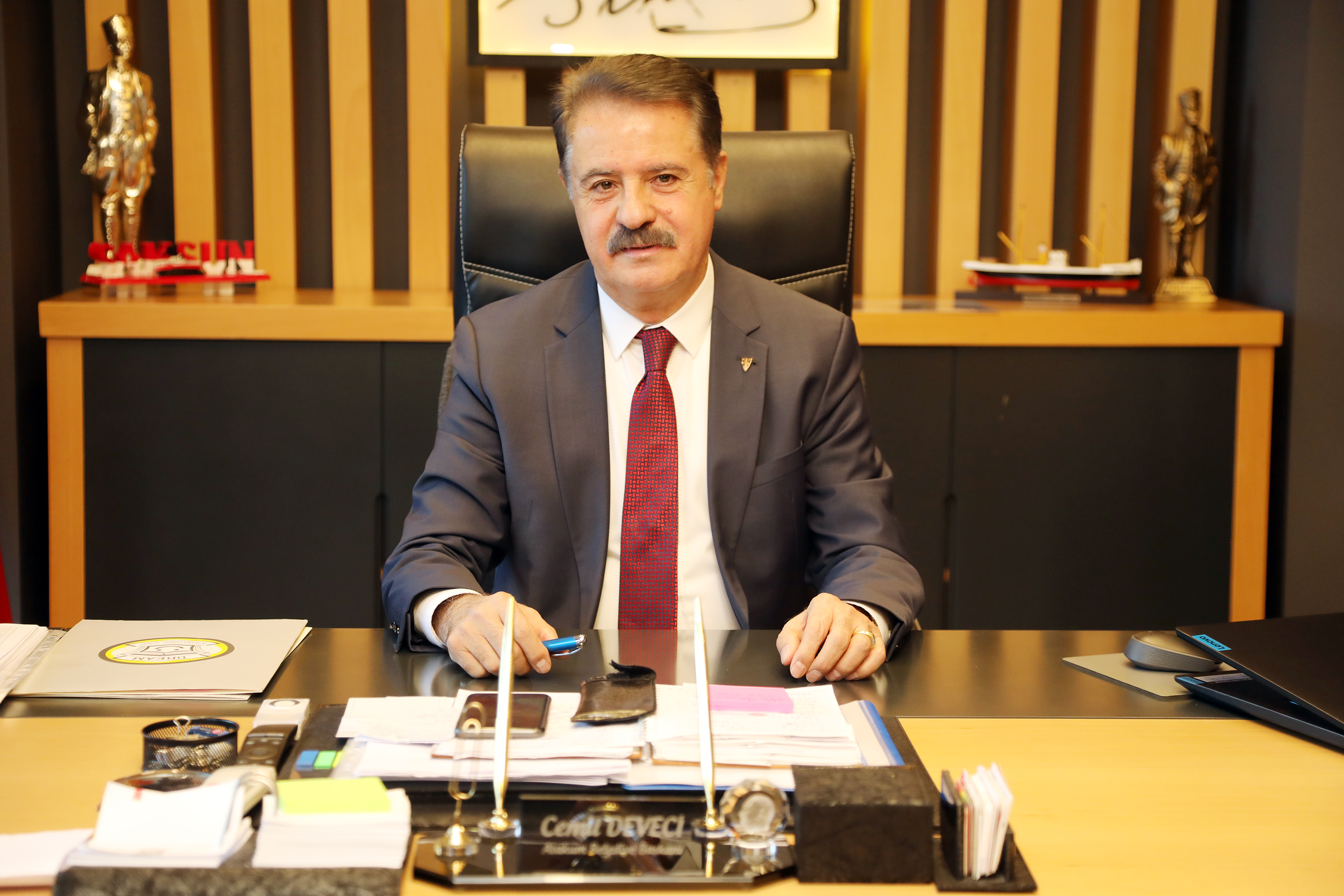Atakum Belediye Başkanı Av. Cemil Deveci'nin 23 Nisan mesajı