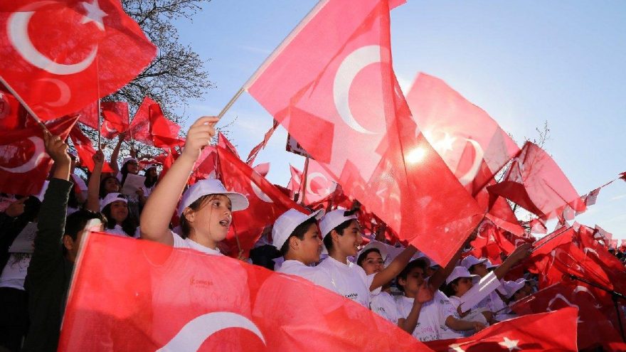 23 Nisan kutlamaları yasak, 'ramazan konferansı' serbest!