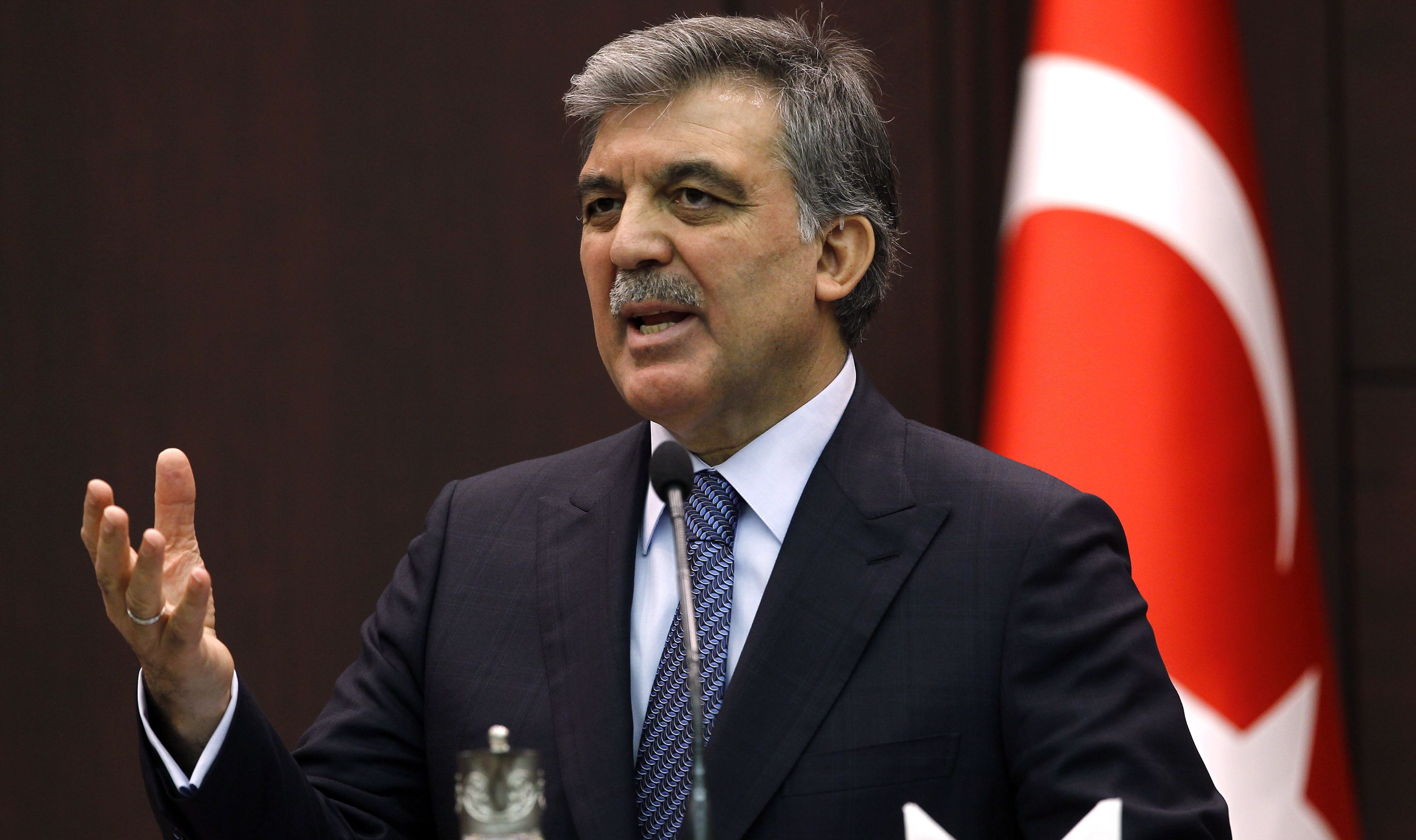 Abdullah Gül'den Ankara kulislerini hareketlendiren görüşme