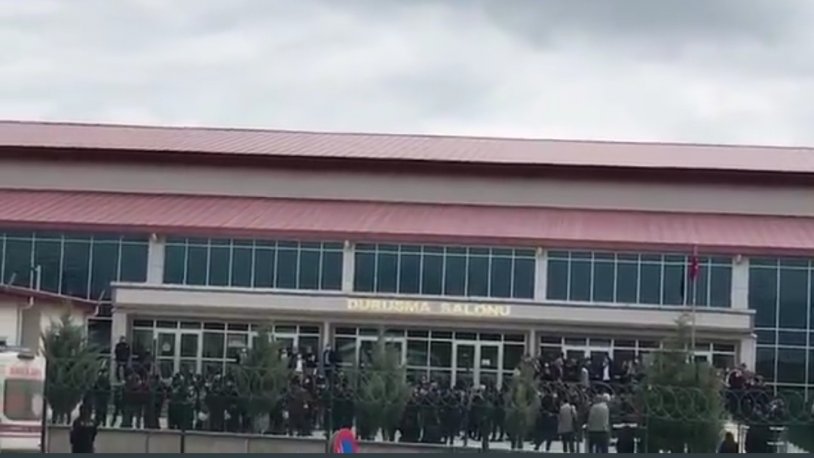 Kobani davasında karşıt bir gruptan slogan!