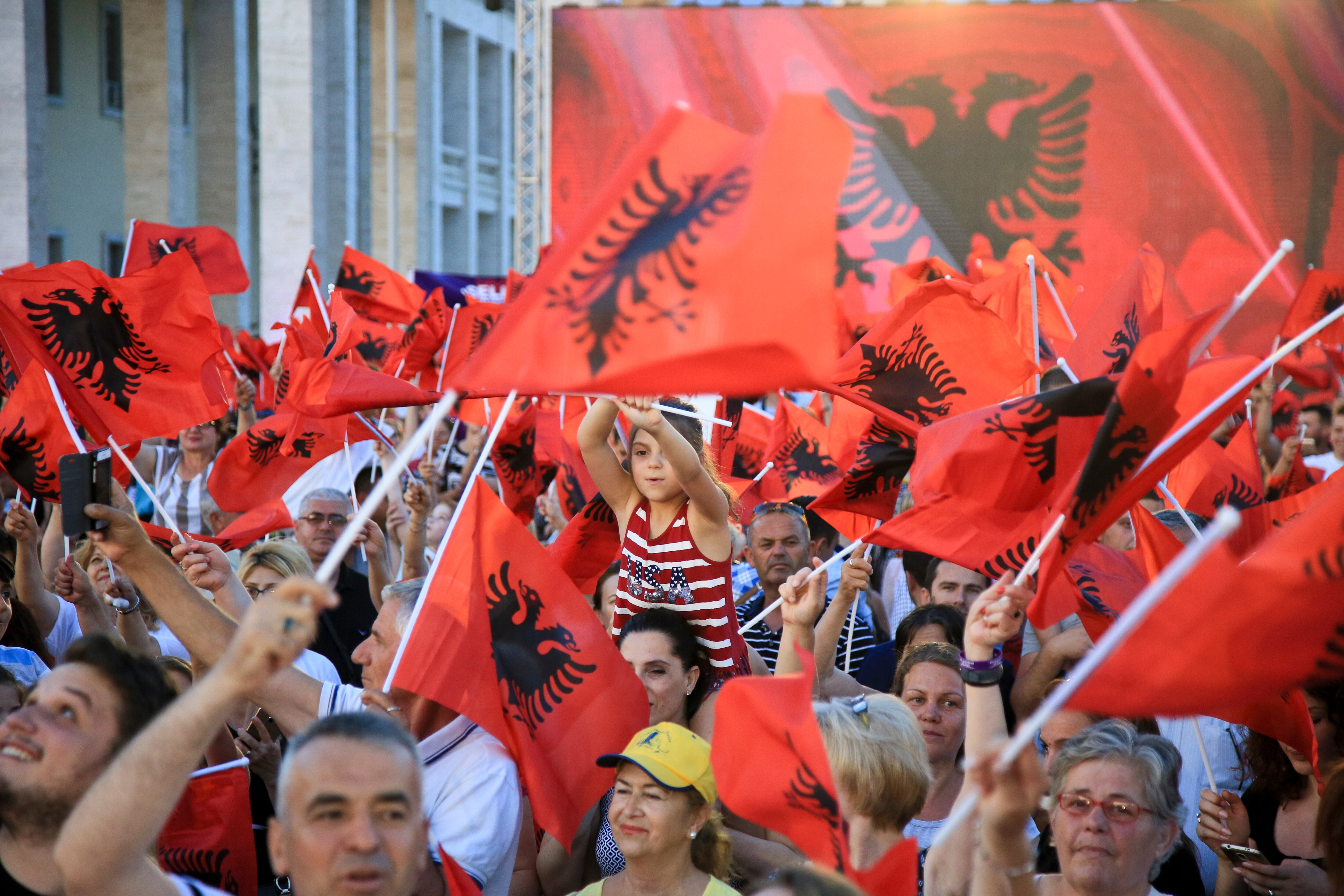 Arnavutluk'ta seçim sonuçlandı.. İktidardaki Sosyalist Parti seçimi kazandı…