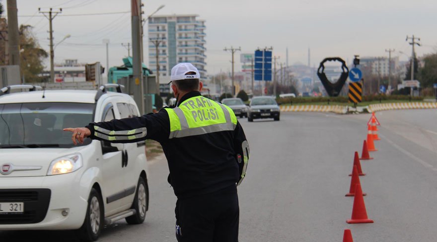 Tam kapanma döneminin ilk gününde yoğun polis kontrolü!