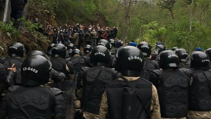 İkizdere’de jandarma müdahalesi! Kadınlar ambulanslarla taşındı