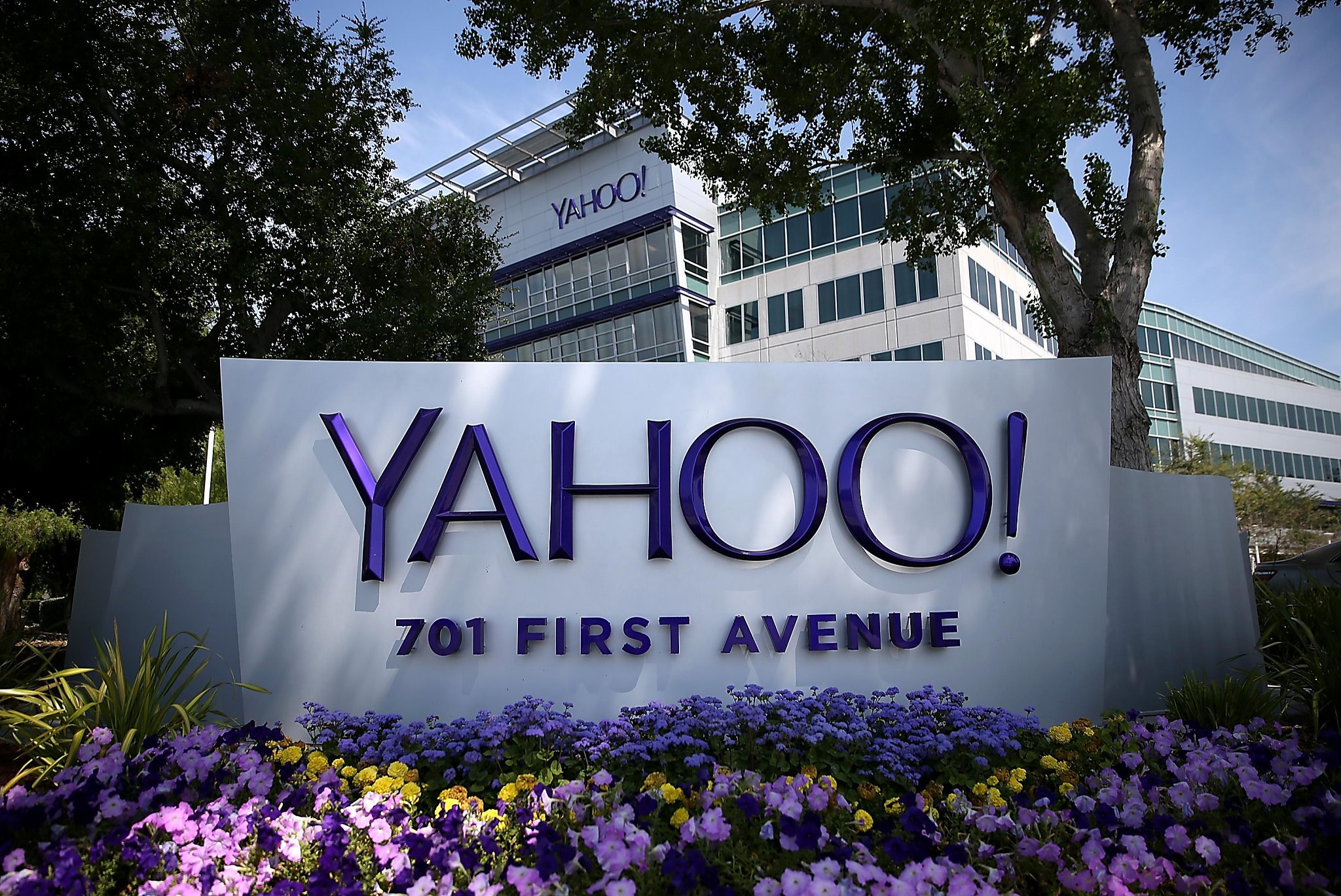 Yahoo satılıyor… Verizon, 2 katı fiyata almıştı…