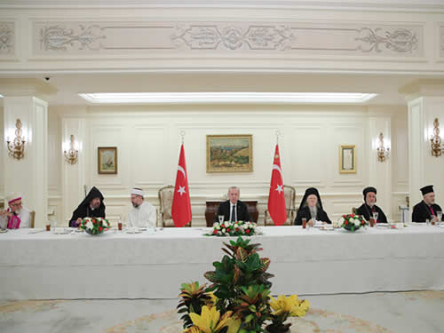 Erdoğan, azınlıklarla iftarda buluştu…