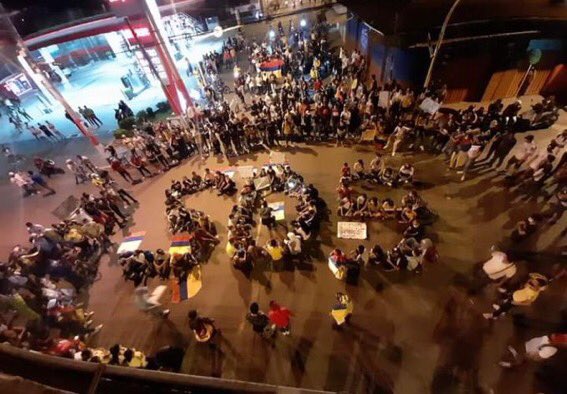 Kolombiya'da ağır vergileri protesto eden halka ordu ve polisten katliam!