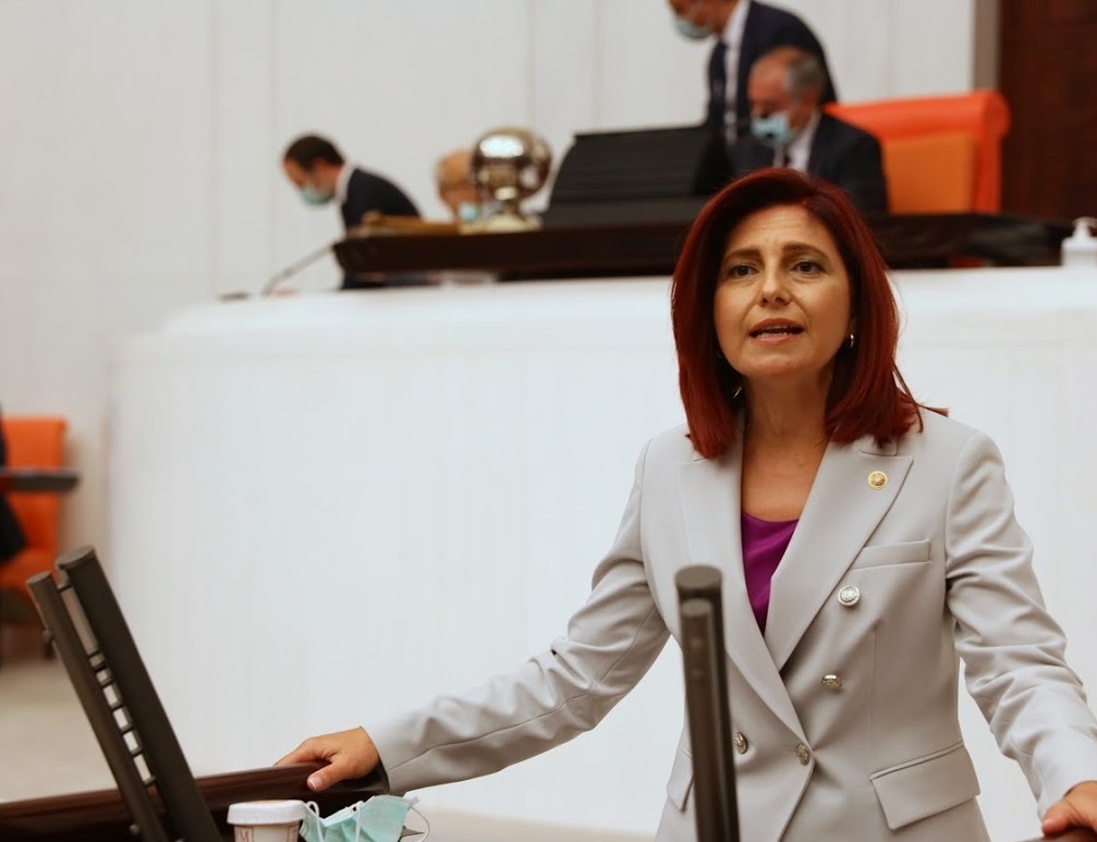 CHP’li Emecan’dan cezaevi teklifi: “3 yaşını dolduran kreşe gönderilsin”
