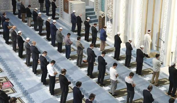 Diyanet'ten flaş açıklama: Yarın bayram namazı kılınacak mı?
