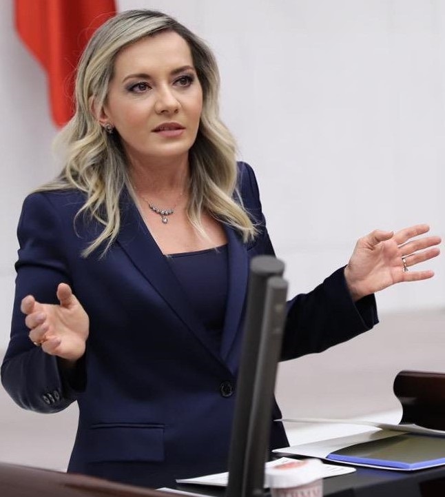 İYİ Partili Dr. Aylin Cesur: “Sevdiklerimizden uzak kalmadığımız Türkiye hedefimiz”