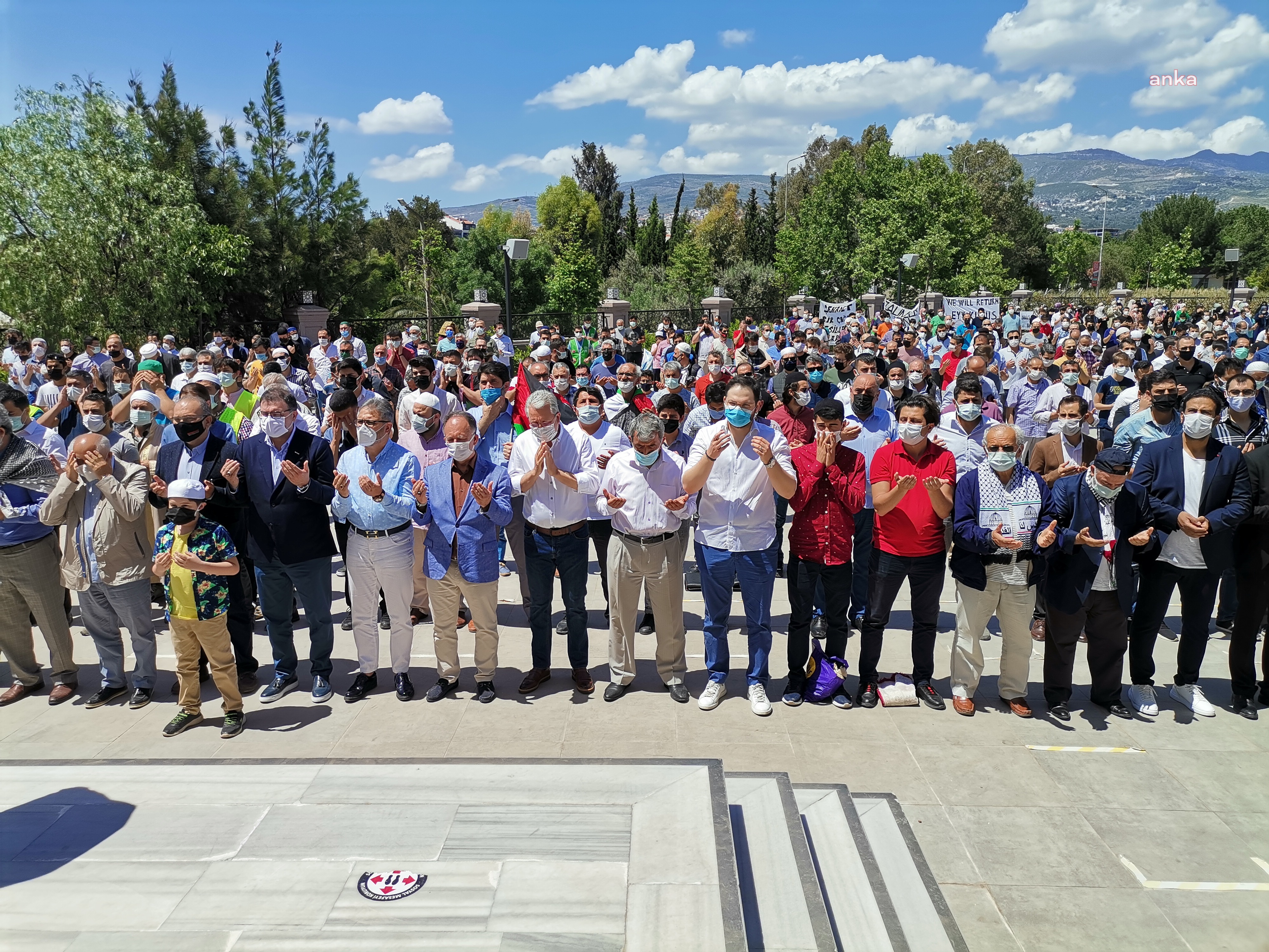 Tam kapanmada İsrail protesto konvoyu