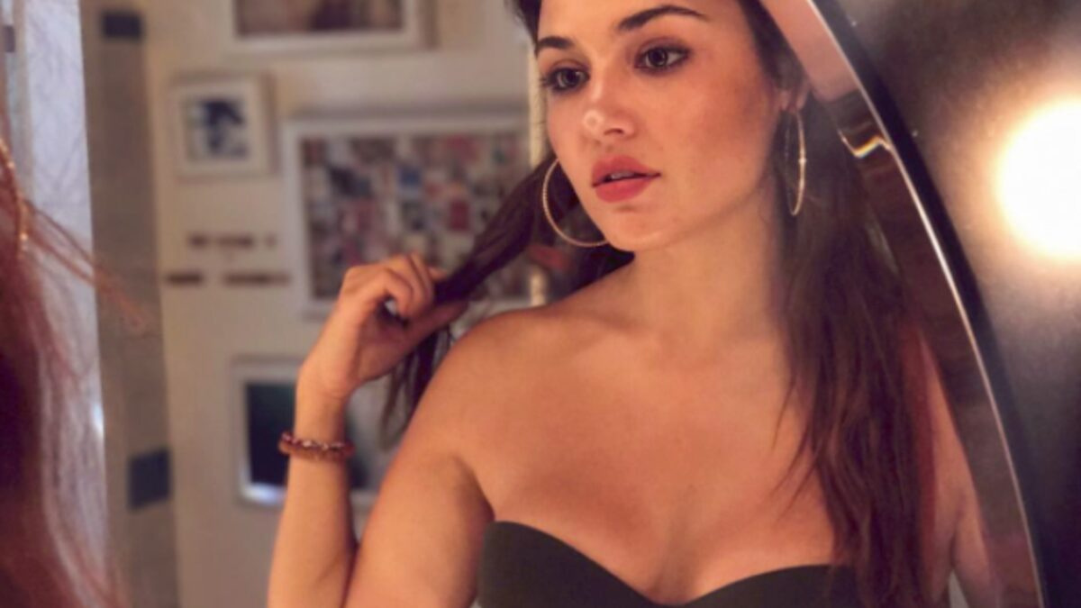 Hande Erçel'in mayolu pozuna beğeni yağmuru!