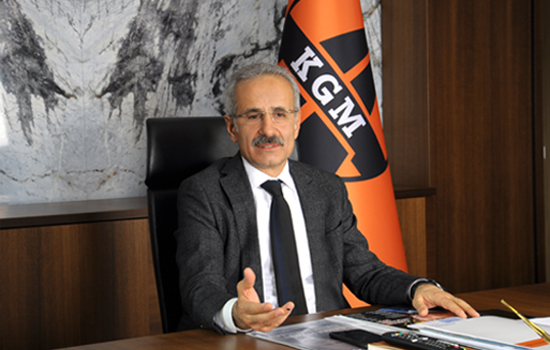 CHP'Li Yavuzyılmaz, AKP’li bürokratları deşifre etmeye devam ediyor: "Karayolları Genel Müdürü, aynı zamanda GSM şirketinde YK Başkanı”