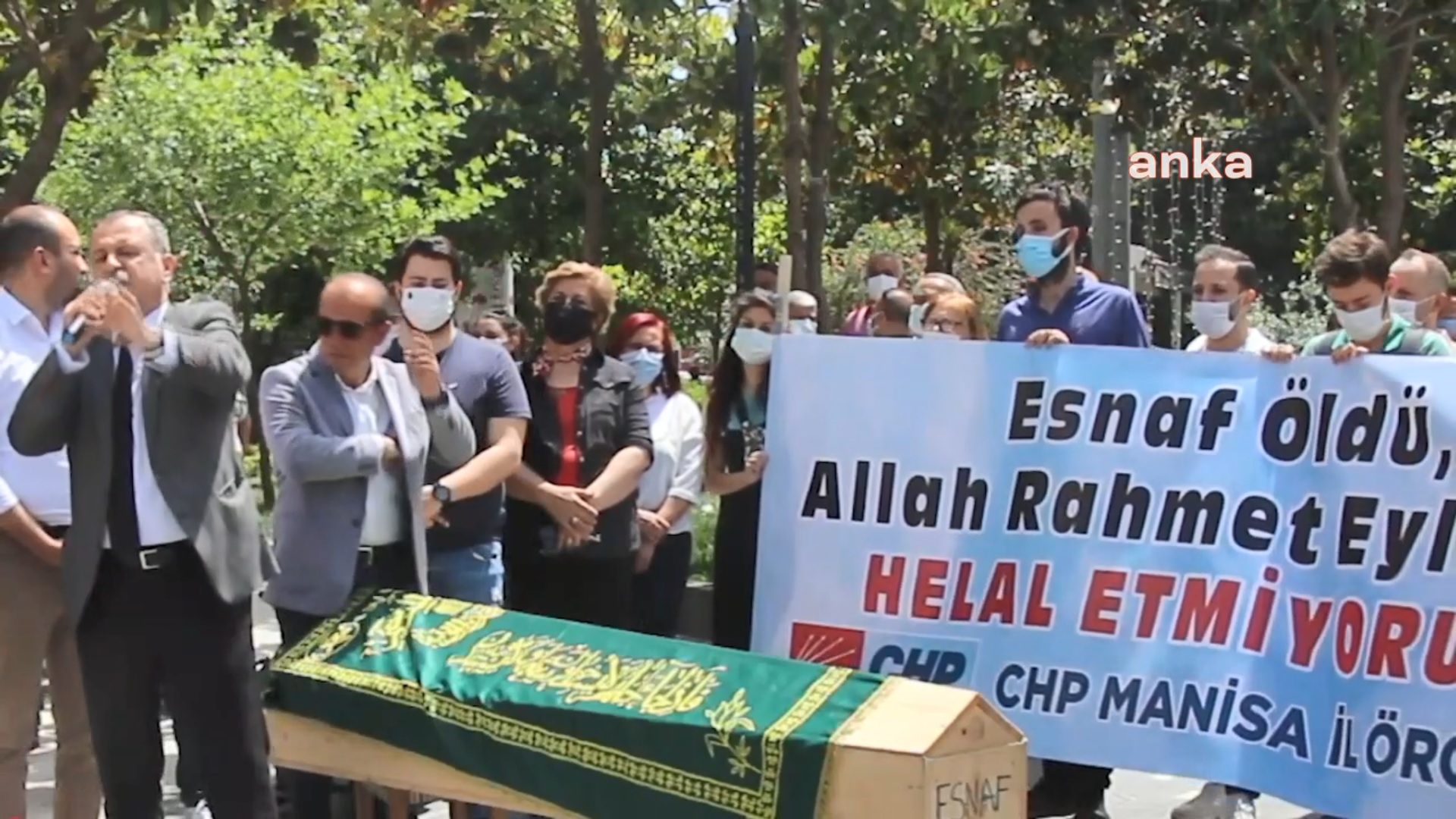 CHP Manisa İl Örgütü’nden tabutlu eylem: “Hakkımızı helal etmiyoruz”