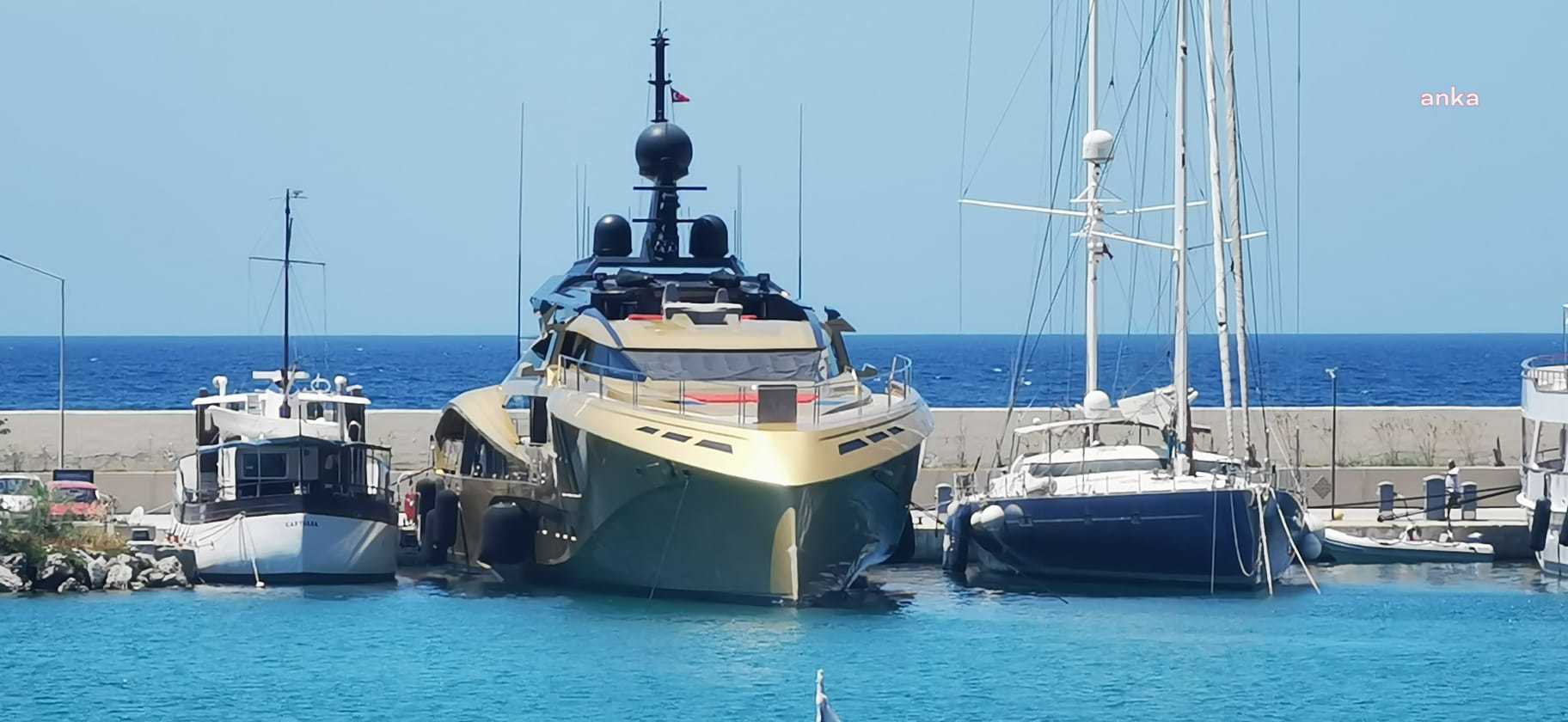 Gören bir daha bakıyor… 28 Milyon 500 bin Euroluk yat, Kuşadası’na demir attı…