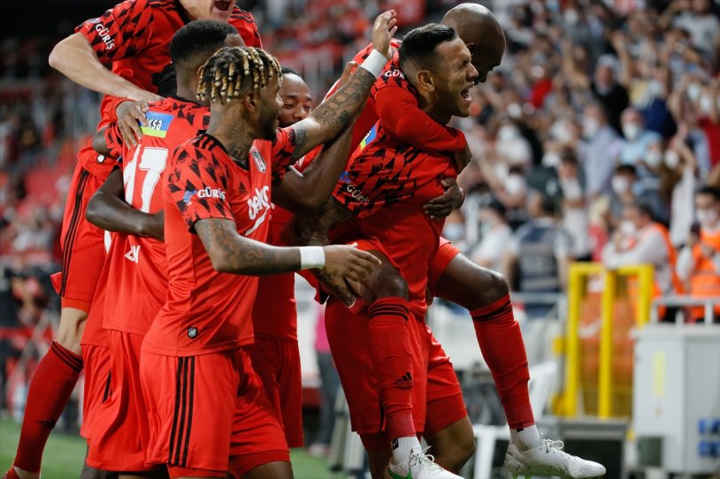 Beşiktaş çifte şampiyon…