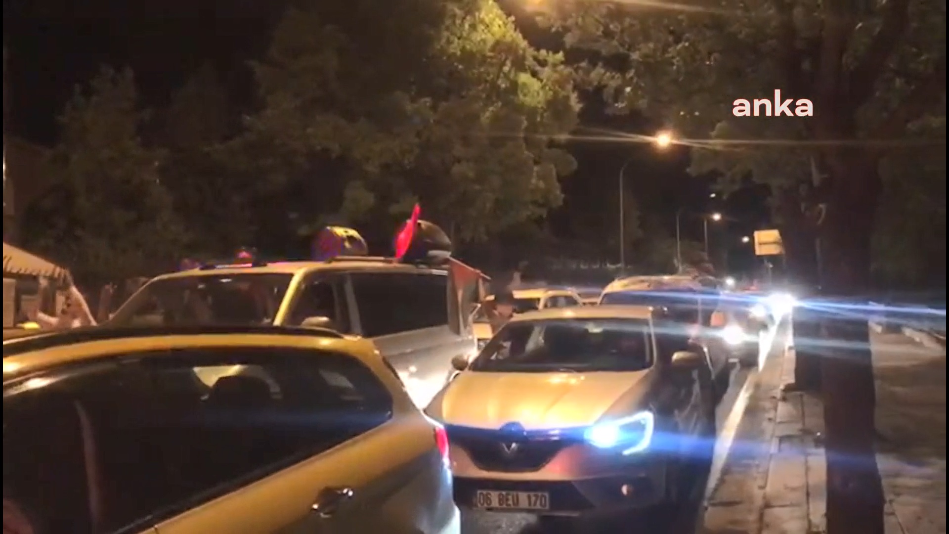 İsrail, yüzlerce araçlık konvoyla protesto edildi…
