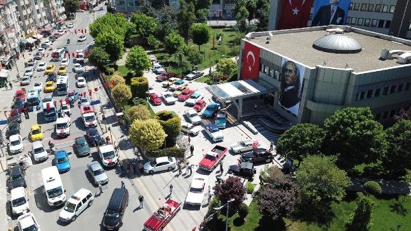 Kadıköy'de klasik otomobillerle 19 Mayıs şöleni