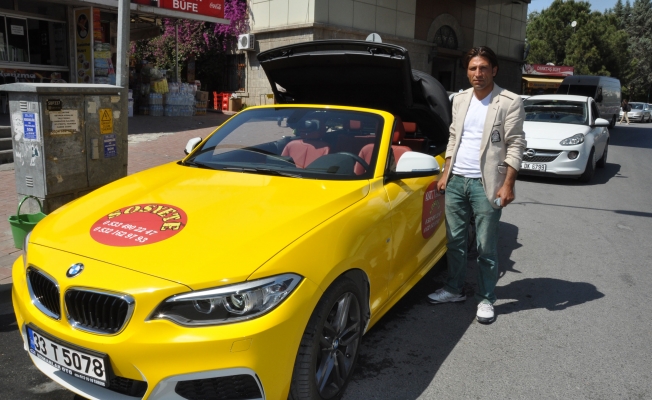 Lüks otomobili taksi yaptı
