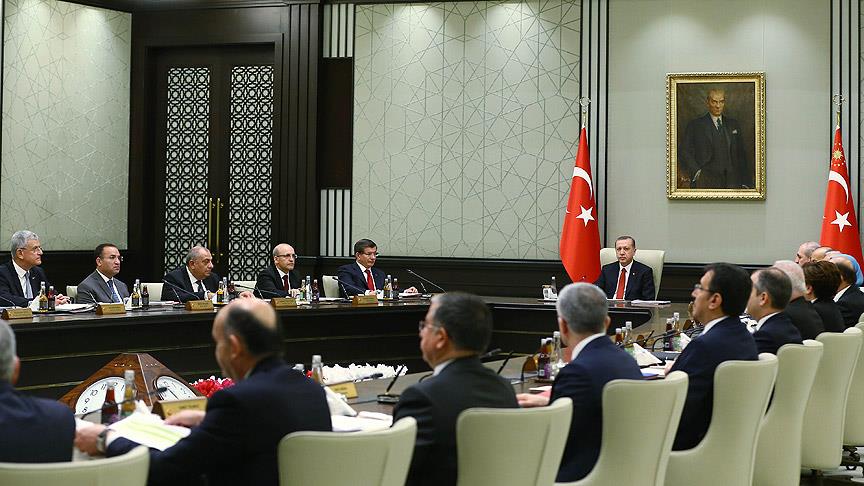 Erdoğan hangi iki bakandan rahatsız?