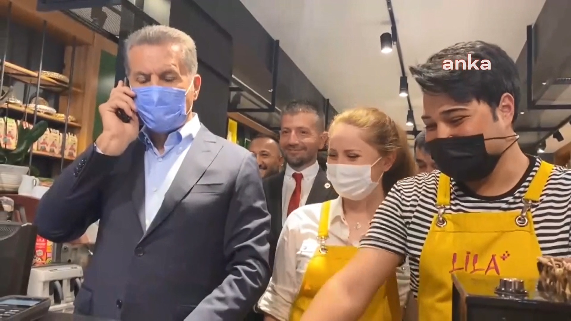 Mustafa Sarıgül, pastanede sipariş aldı…