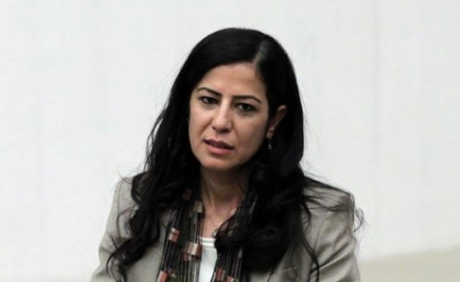 Ayla Akat Ata tahliye edildi