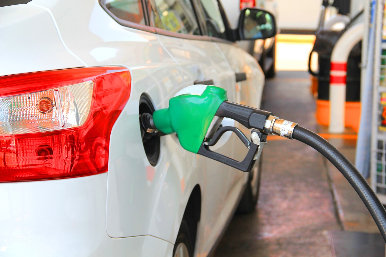 Benzine üç haftada üçüncü zam!