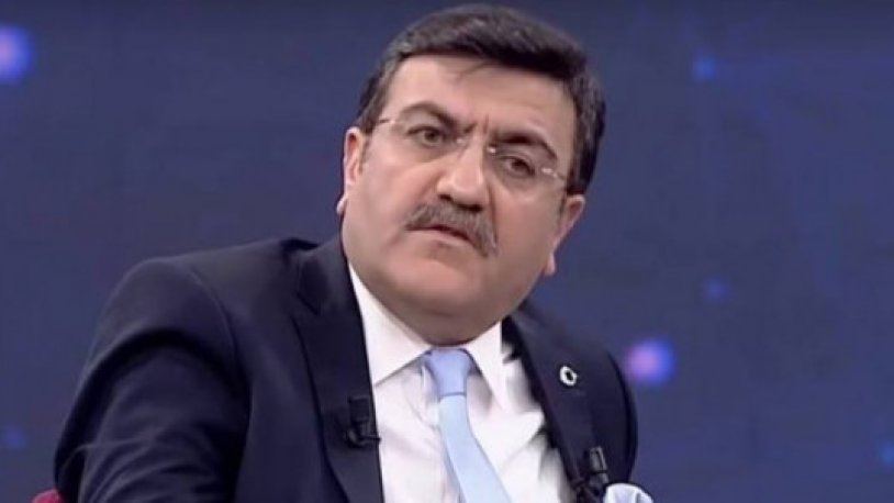 Yaşar Hacısalihoğlu: "Türk bayrağını kullanın!"