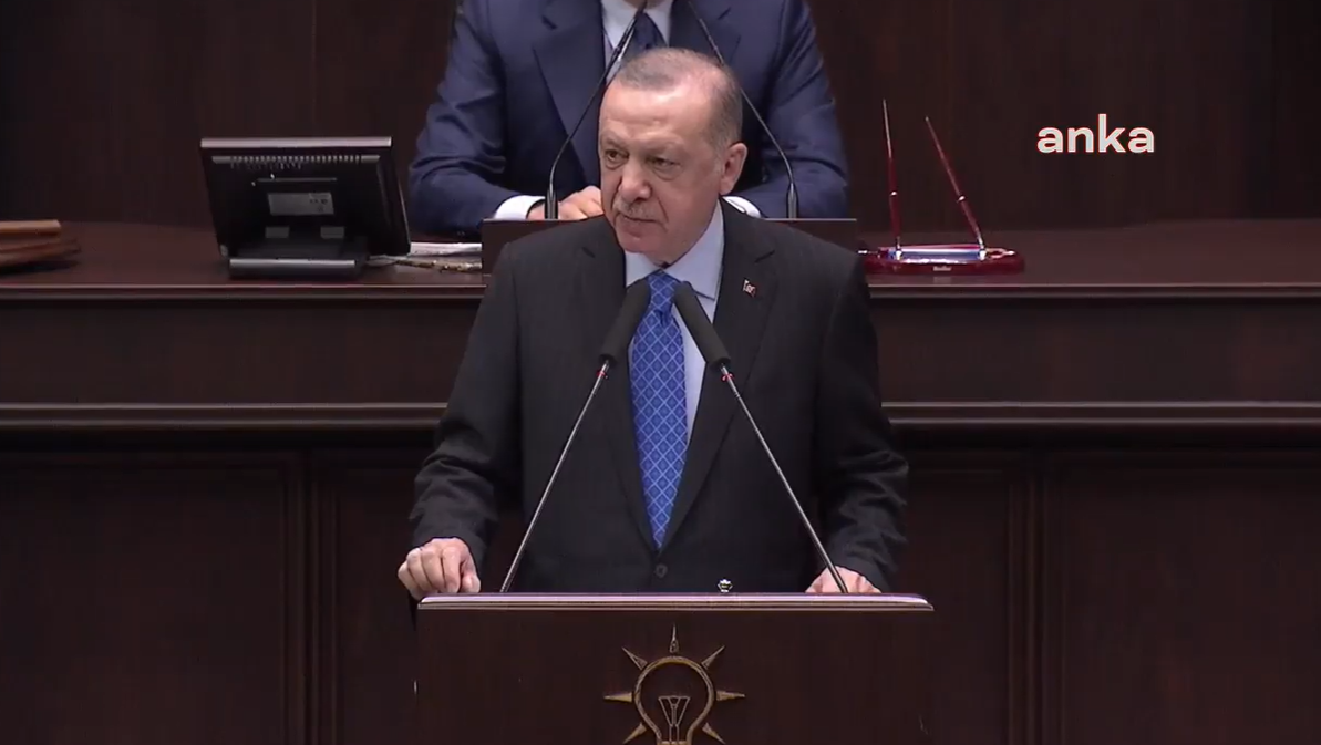 Erdoğan: "Cafcaflı lakaplarla anılan sözde babaların racon kestiği Türkiye'yi..."