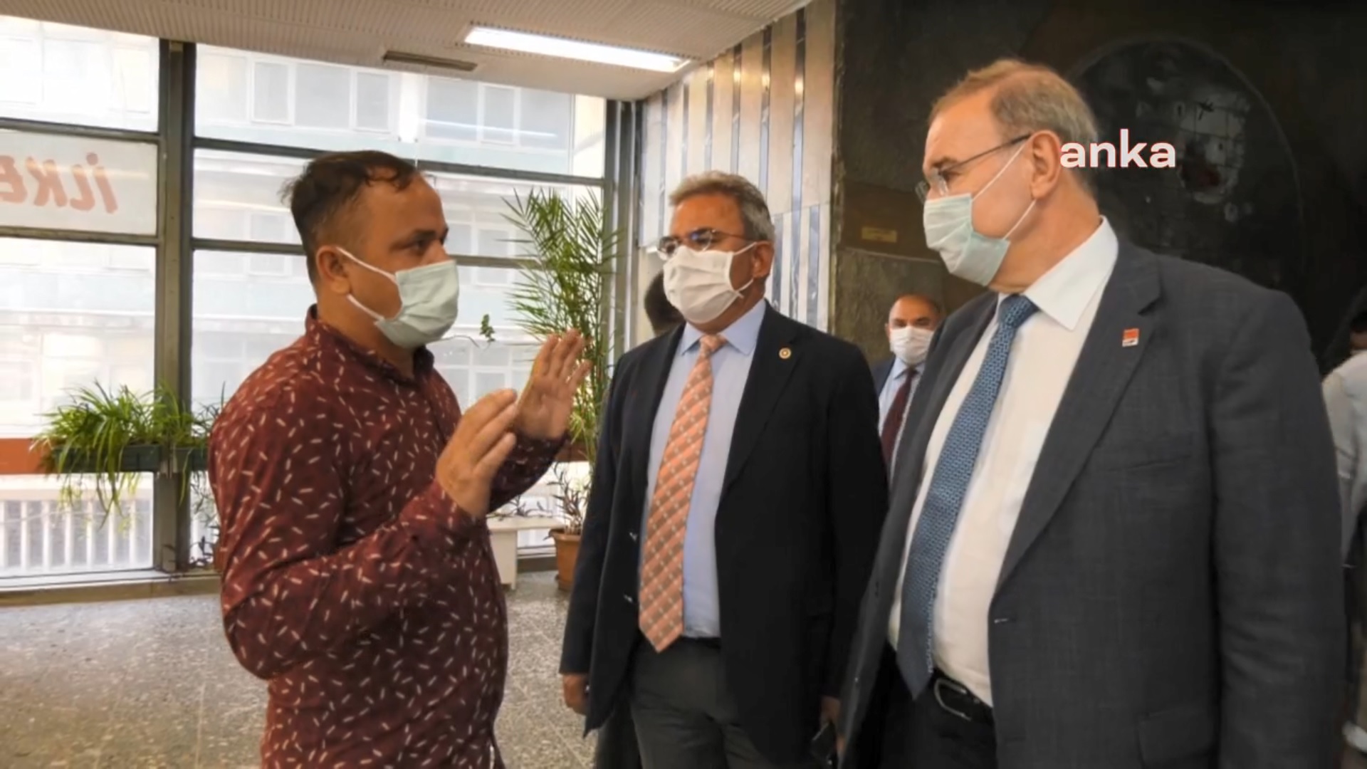 CHP Ekonomi heyeti, çarşı-pazar gezdi… Kahvecinin isyanı: “17 günde 7 ceza yazdılar”