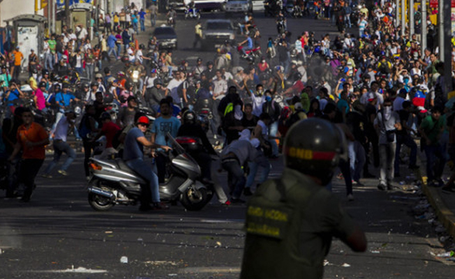 Venezuela savaş alanına döndü: Ölü sayısı arttı