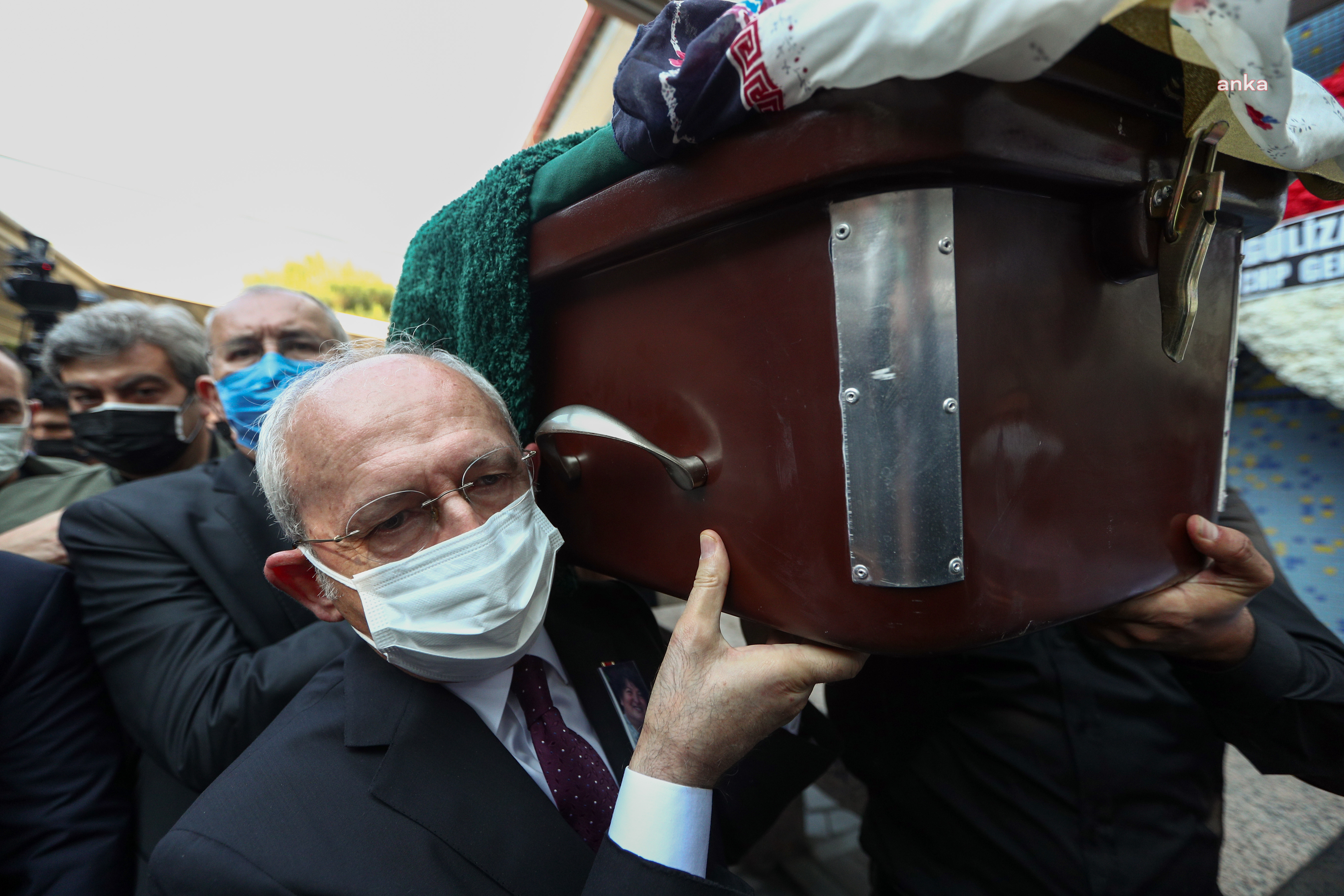 Gazeteci Sertel’e hüzünlü veda…