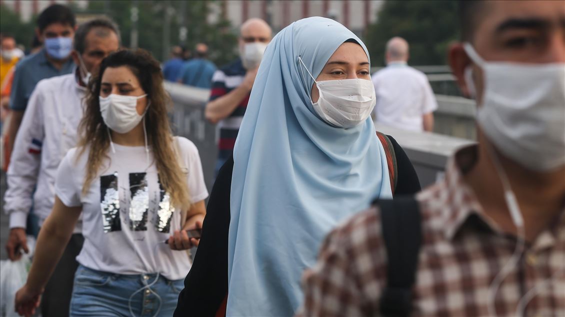 Flaş gelişme... Açık alanlarda maske zorunluluğu kalkıyor mu?