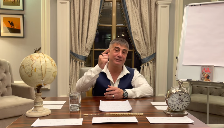 Sedat Peker'den Süleyman Soylu'ya sert sözler! "Bilinçaltındaki yaşadığı olayları dışa vurmaya başladı!"