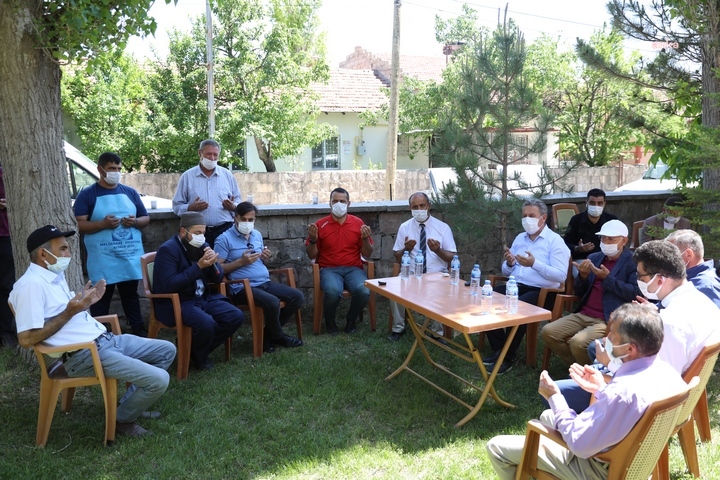Pandemi nedeniyle, mesafeli yağmur duası…
